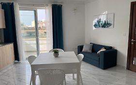 Condo With Patio Overlooking Piazza